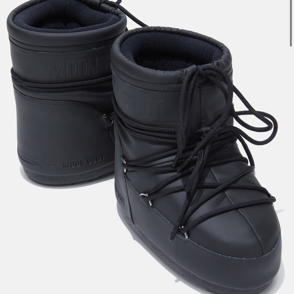 Moon Boot ICON LOW BLACK RUBBER BOOTS size 44/22 US 9.5-10
